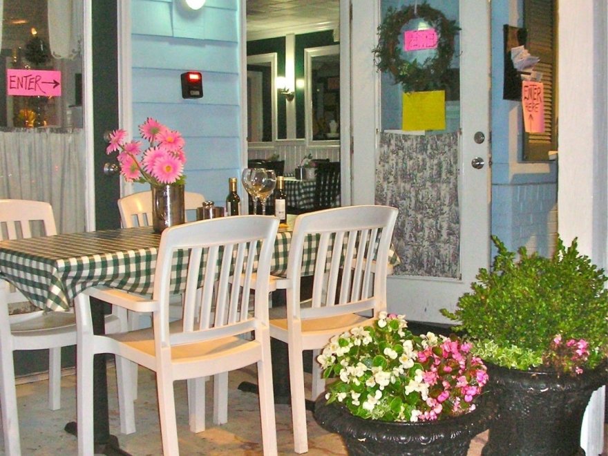 Lizzie's Cafe & Bistro 142nd St.