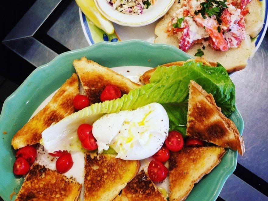 Lizzie's Cafe & Bistro 142nd St.