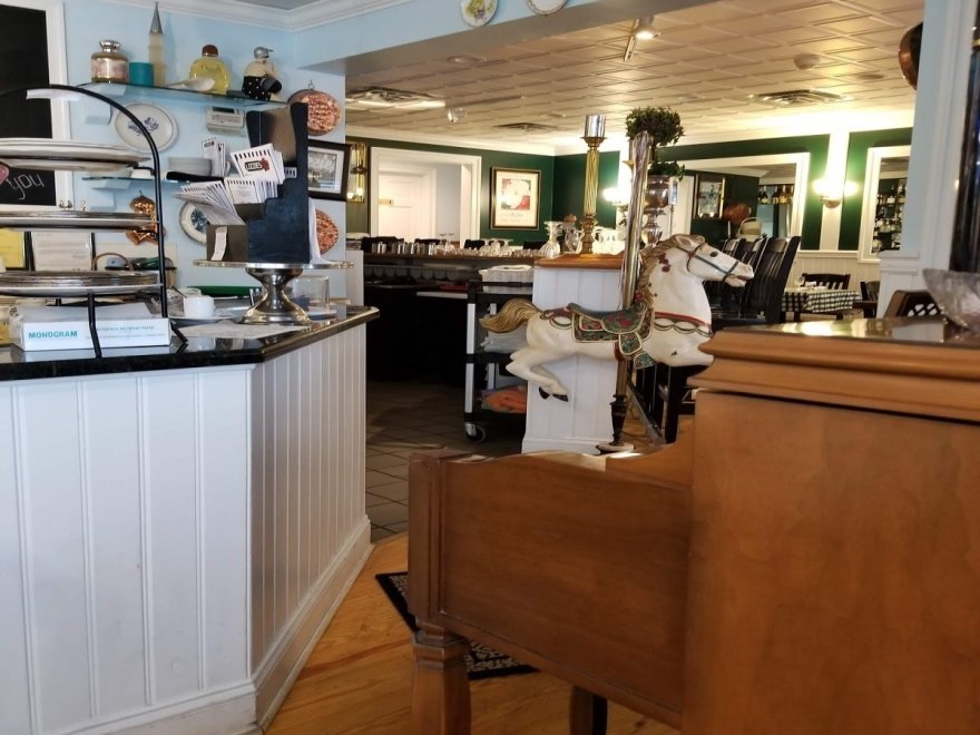 Lizzie's Cafe & Bistro 142nd St.