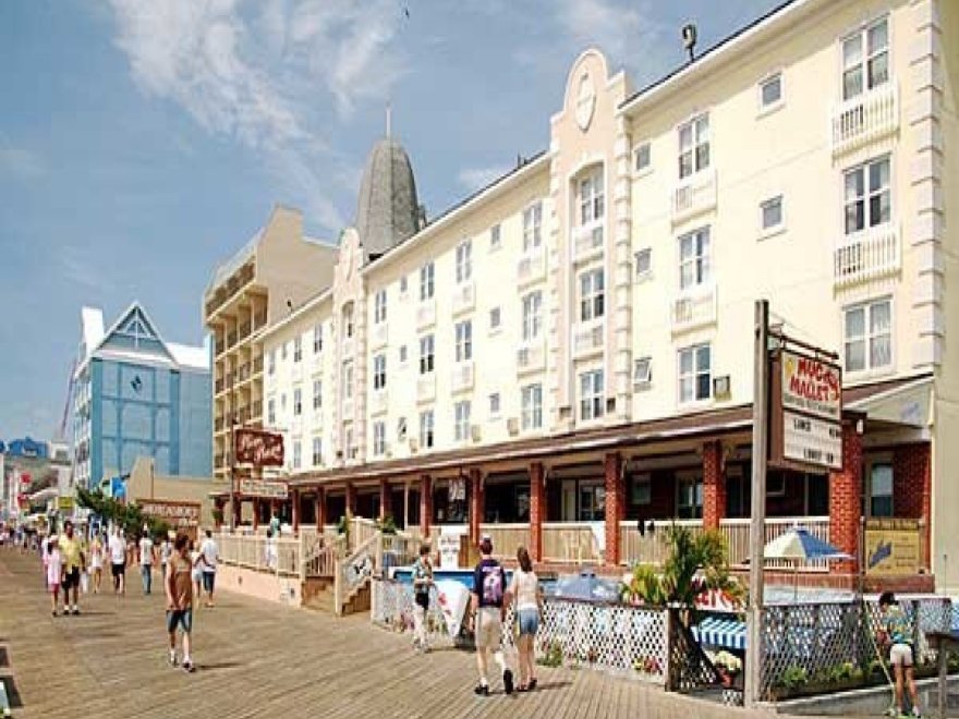 Cabanas Beach Bar & Grille