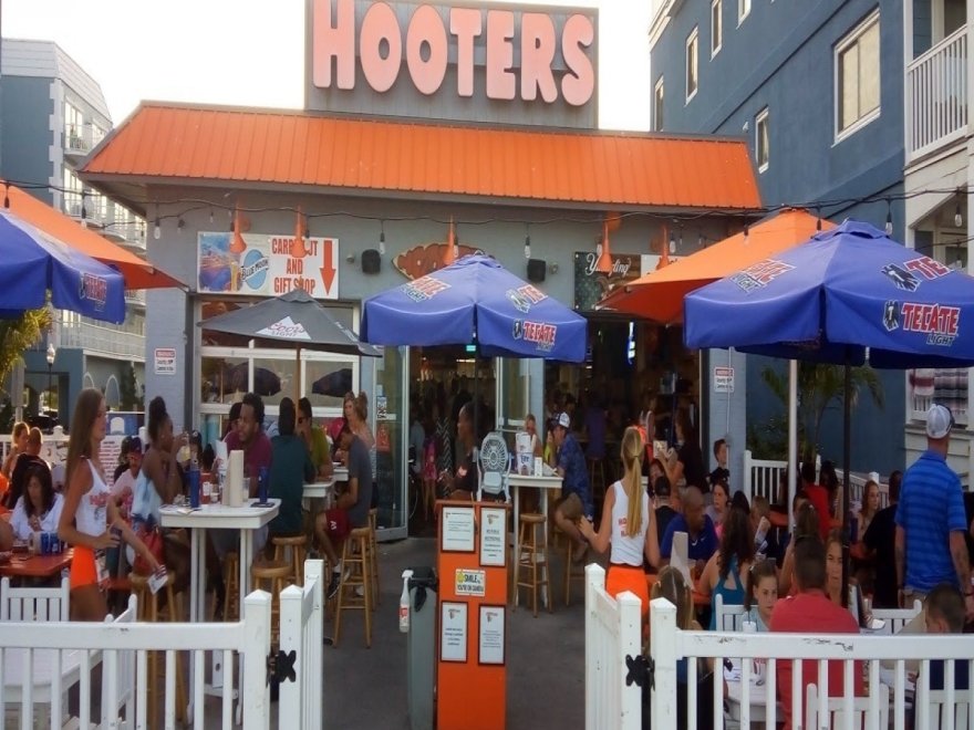 Hooters