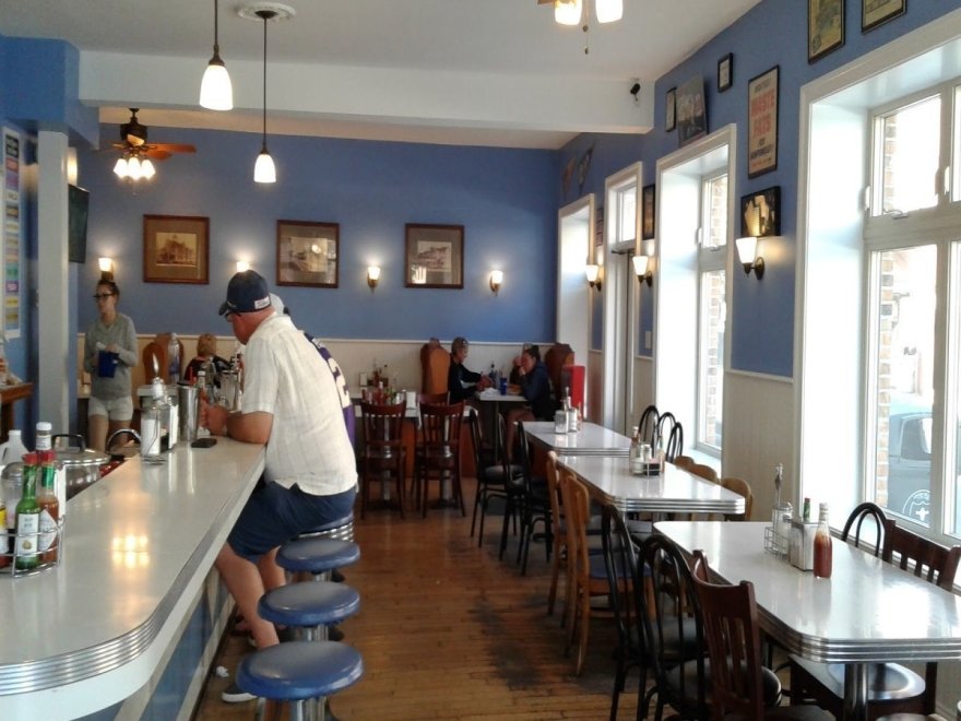 Rayne's Reef Soda Fountain & Grill