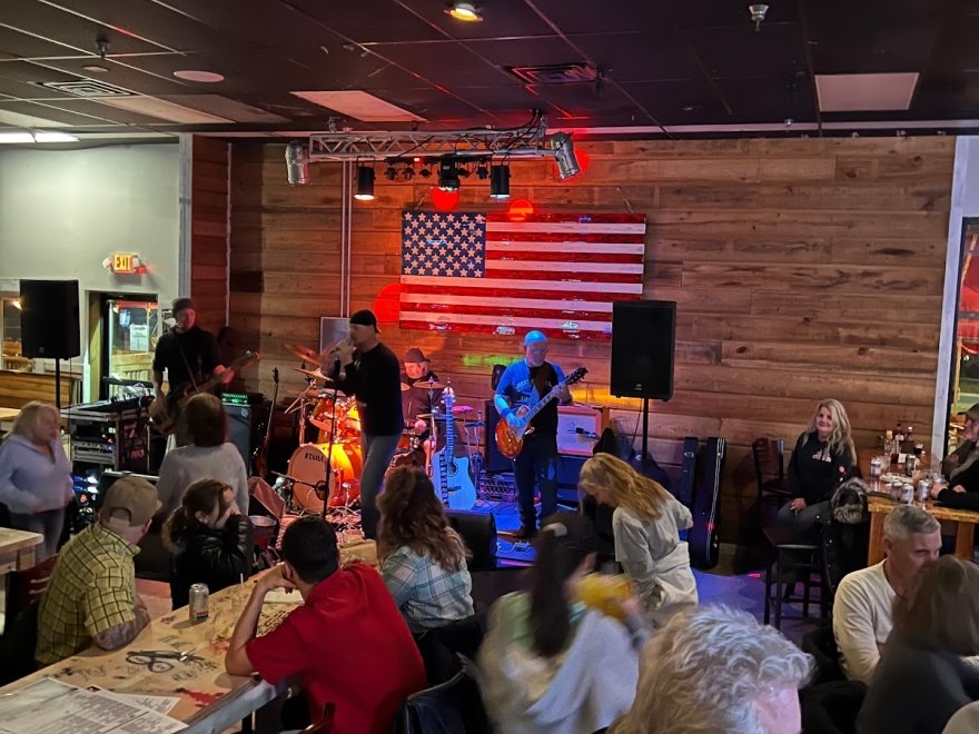 Fast Eddie's Corner Bar & Grille