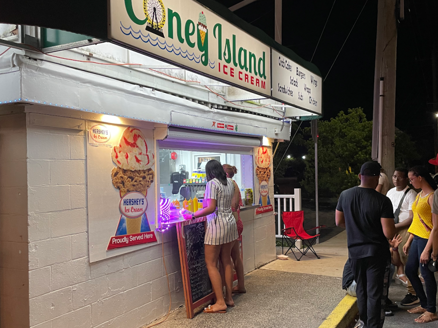 Everest Carryout