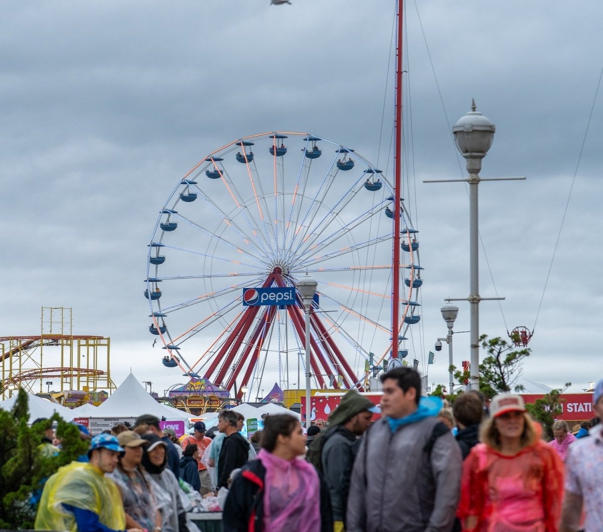 Giant Wheel & Crowd at Oceans Calling