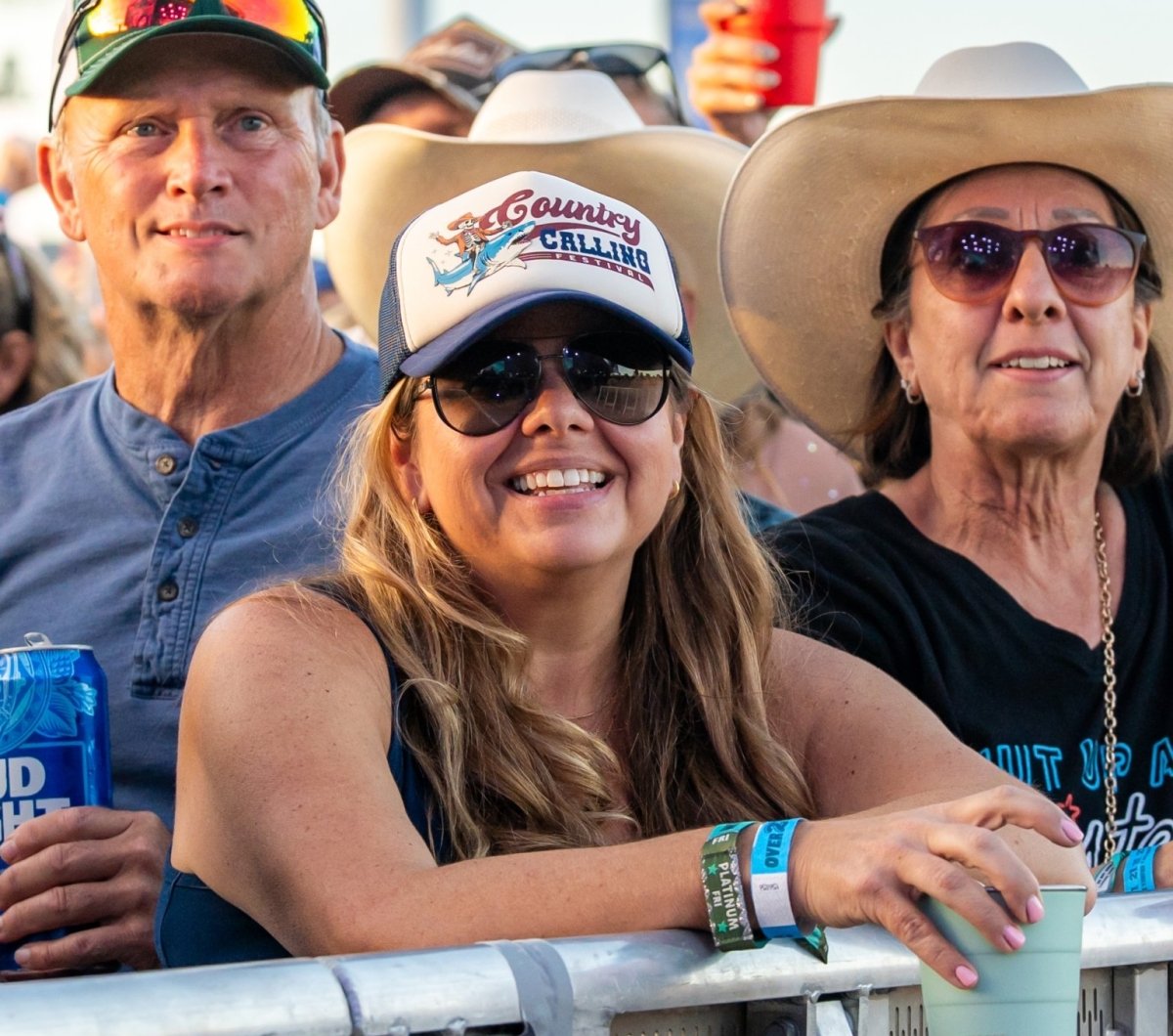 Crowd at Country Calling