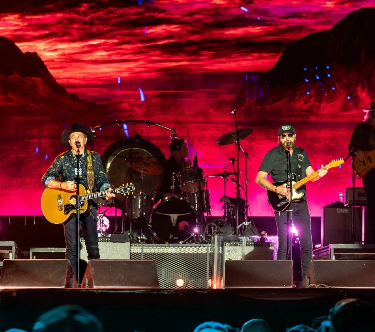 Brooks & Dunn performing at Country Calling